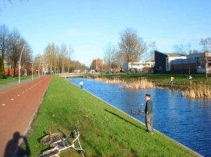 Bike-only road next to canal in Groningen, Netherlands. Image Credit: Zachary Shahan / Bikocity